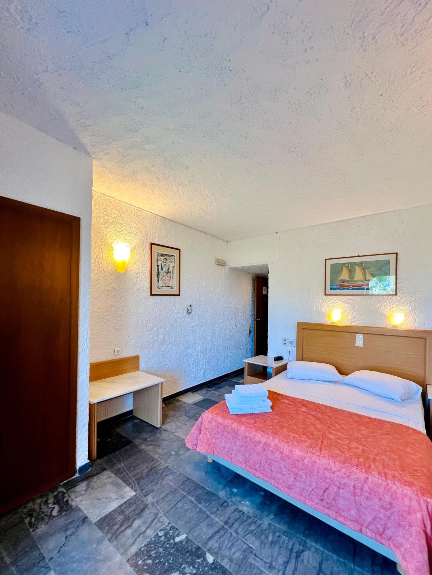 Karteros Hotel Extérieur photo