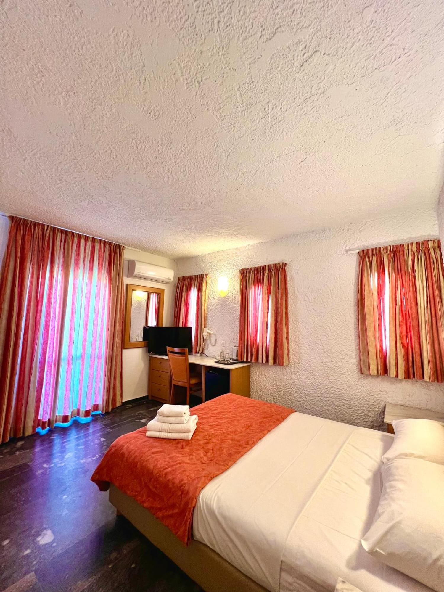 Karteros Hotel Extérieur photo